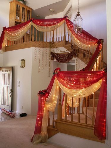 Wedding Staircase Decoration, Wedding Staircase, Mehendi Decor Ideas, Wedding Hall Decorations, Wedding Entrance Decor, Marriage Decoration, Desi Wedding Decor, Luxury Wedding Decor, Staircase Decor