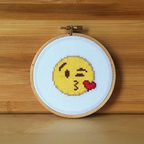 DIY Holiday gifts: Emoji cross-stitch kit Emoji Cross Stitch, Emoji Craft, Emoji Gifts, Emoji Funny, Emoji Patterns, Kiss Emoji, Funny Cross Stitch, Funny Cross Stitch Patterns, Poop Emoji