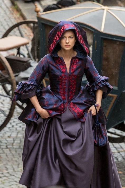 Gabaldon Outlander, Outlander Costumes, Diana Gabaldon Outlander Series, Outlander Claire, Outlander Season 2, Diana Gabaldon Outlander, Outlander Tv Series, Outlander Book, Claire Fraser