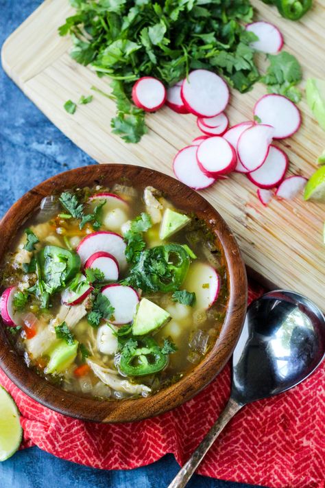 Green Chicken Pozole (or Pozole Verde) is so simple to make with chicken, hominy, and a green chili broth. Stove top and slow cooker instructions included. Vegan Posole, Posole Verde Recipe, How To Make Pozole, Pozole Verde Recipe, Green Pozole, Chicken Pozole, Pozole Verde, Pozole Recipe, Mexican Soup Chicken