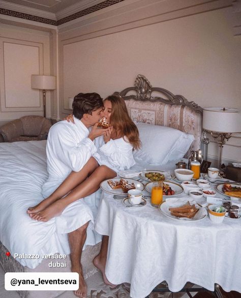 Couples Breakfast, Couple Breakfast, Learning To Love Again, Romantic Girl, Old Couples, Affirmations For Happiness, Romantic Honeymoon, Romantic Photos, How To Love