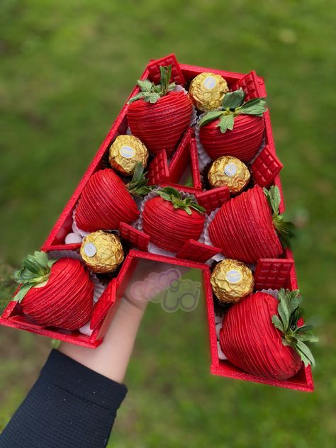 Number Strawberry Boxes, Number Boxes For Strawberries, Strawberry Gifts Ideas, Chocolate Strawberries For Him, Red Strawberries Chocolate, Valentine’s Day Strawberries For Him, Box With Sweets Gift Ideas, Strawberry Arrangement Ideas, Desert Box Gift