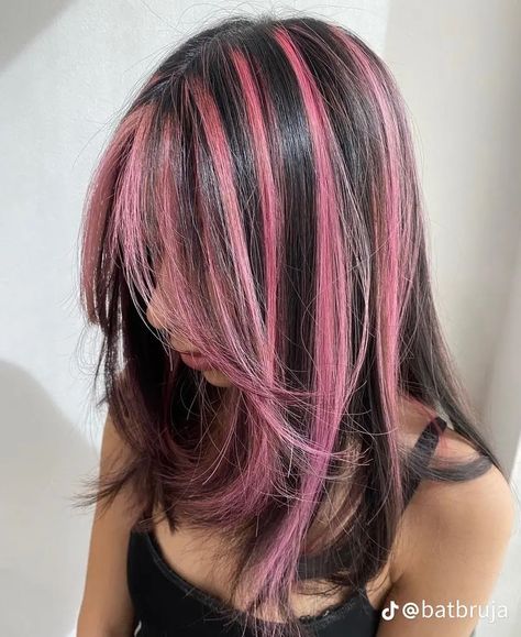 Hair Color Ideas Strands, Dark Pink Hair Streaks, Black With Dark Purple Highlights, Pink Hair Color Ideas For Brunettes Straight Hair, Black Hair With Pink And Purple Streaks, Pink Black Hair Color, Black Hair With Pink Stripes, Pink Chunky Highlights In Black Hair, Chunky Highlights Pink And Black