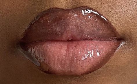 Glossy Lips Makeup, Maquillage Yeux Cut Crease, Makeup For Black Skin, Brown Skin Makeup, Lip Makeup Tutorial, Smink Inspiration, Dope Makeup, Cute Makeup Looks, Dark Skin Makeup