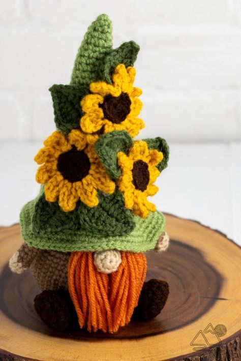 Crochet Sunflower Gnome Free Crochet Pattern - Winding Road Crochet Crochet Mushroom Gnome Free Pattern, Crochet Mushroom Gnome, Crochet Sunflower Gnome, Free Crochet Gnome Pattern, Crocheted Gnomes, Crochet Gnomes Pattern Free, Crochet Gnomes, Thanksgiving Crochet, Crochet Pour Halloween