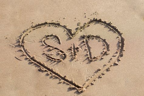 Beach engagement picture with initials S + D drawn in the sand with a heart drawn around them. Hospital Room Snapchat Stories, Logo Online Shop, S Letter Images, Baker Beach, Logo Design Love, Beach Instagram Pictures, Best Friend Pictures Tumblr, Aesthetic Letters, Pre Wedding Poses