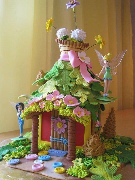 tinkerbell tink cake house LOVE IT fairy Kue Disney, Fairy House Cake, Fairy Garden Cake, Fairy Birthday Cake, Tinkerbell Cake, Decorative Cakes, Clay Fairy House, Tinkerbell Party, Garden Cakes