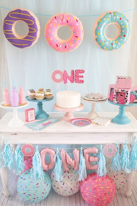 Up First Birthday Party, Donut Grow Up First Birthday, Donut Theme Party, Doughnut Party, Donut Themed Birthday Party, Grown Up Parties, 1st Birthday Party For Girls, Birthday Donuts, Donut Birthday Parties