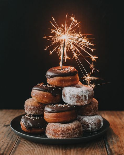 New Years Doughnuts - The Sweet and Simple Kitchen Donuts Birthday Aesthetic, Donut Photoshoot Ideas, New Year Food Photography, Doughnut Photography, Donat Aesthetic, Donuts Photography, Doughnuts Photography, Doughnut Decorations, Doughnut Tower