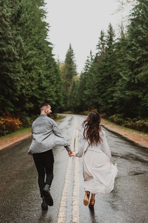 Couples Photos In Rain, Rainy Prenup Shoot, Rainy Proposal Pictures, Raining Engagement Photos, Rainy Engagement Photos Rain, Rainy Couple Photos, Rainy Day Couple Photoshoot, Couple Rain Photoshoot, Rain Engagement Photos