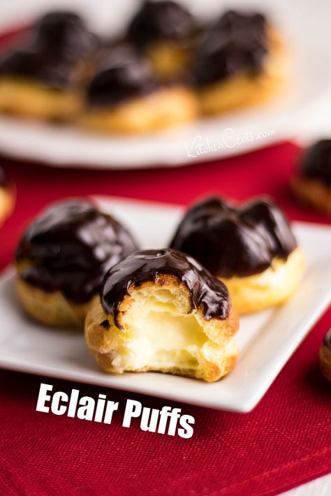 Classic Eclair Recipe, Easy Eclair Recipe, Eclair Puffs, Wedding Cupcake Recipes, Easy Eclairs, Eclair Recipe, Cream Puff Recipe, Bite Size Desserts, Small Desserts