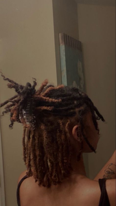 Shirt Locs Hairstyles, Medium Locs Black Women Hairstyles, Short Loc No Retwist Styles, Semi Casual Outfit Black Women, Locs With Dyed Ends, Peekaboo Locs Brown, 4b Locs Natural Hair, Dread Hairstyles Short, Medium Length Locs Styles Black Women