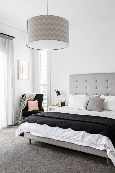 Modern Scandinavian Bedroom Design, Modern Scandinavian Bedroom, Modern Grey Bedroom, Grey Carpet Bedroom, Bed Dressing, Gray Carpet, Scandinavian Design Bedroom, House Planning, Carpet Ideas