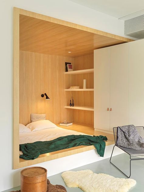 Sleeping Nook, Bedroom Inspirations Minimalist, Built In Bed, Minimalist Bedroom Design, Small Bedroom Designs, Built In Furniture, House Interiors, Small Room Bedroom, Simple Bedroom