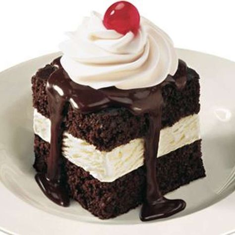 Shoney's Recipes: How to Make Shoney's Food at Home Shoneys Hot Fudge Cake Recipe, No Bake Chocolate Cake, Chocolate Fudge Cake Recipe, Fudge Cake Recipe, Hot Fudge Cake, Inside Cake, Chocolate Fudge Cake, Oreo Dessert, Fudge Cake