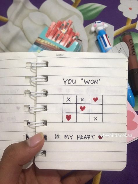 Ide Scrapbook Untuk Pacar, Memory Book Diy, Ide Scrapbook, Minimal Book, Kartu Ulang Tahun Diy, Boyfriend Scrapbook, Best Friends Cartoon, Love Scrapbook, Personalised Gifts Diy