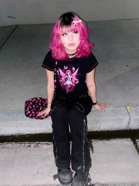 Pink And Black Alt Outfit, Black And Pink Aesthetic Outfit, Pink Alt Outfits, Pink Hair Outfits, Pink Mall Goth, Pink Emo Outfits, Pink Goth Outfits, Pink Punk Aesthetic, Pink And Black Goth