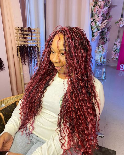 This burgundy is everything 😍😍 literally the most underrated color I love it so much 🔥 Book•Boho Locs (#530) ⭐️ hair and included with all styles Have you secured your October spot ? (Link in my bio for pricing & availability💗) #northhoustonhairstylist #houstonhairstylist #houstonknotlessbraids #protectivestyles #reels #braids #locs #locstyles #boholocs #crochetlocs #naturalhair #braidstyles #htx #houstonhair #houstonlocs #locstylesforwomen #dallashairstylist #fyp #trending #burgundy #... Burgundy Braids, Book Boho, Braids Locs, Boho Locs, Loc Styles, Protective Styles, Braid Styles, Locs, Color Me