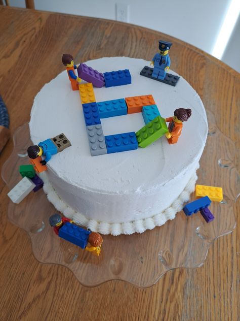 Simple Lego Birthday Cake, Lego Pull Apart Cupcakes, Lego Dessert Ideas, Lego Themed Birthday Party Cake, Easy Lego Cake Ideas, Number 6 Birthday Cake Boys, Easy Lego Birthday Cake, Lego Cake Ideas Buttercream, 5th Birthday Ideas For Boys Cake