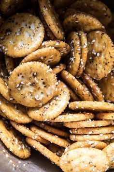 Addicting Baked Seasoned Ritz Crackers | halfbakedharvest.com @hbharvest Seasoned Ritz Crackers, Crackers Appetizers, Seasoned Crackers, Ritz Cracker Recipes, Snack Mix Recipes, Cracker Snacks, Cracker Recipes, Chex Mix, Half Baked Harvest