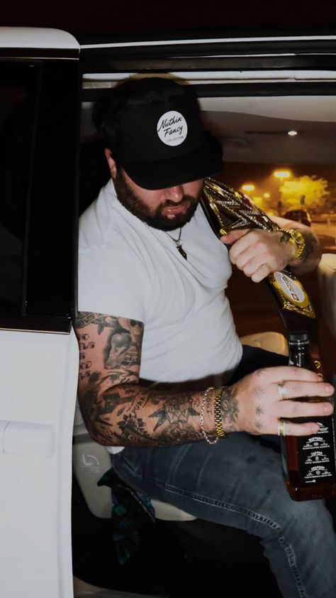 Koe Wetzel Tattoo Ideas, Wetzel Pretzel, Koe Wetzel Tattoos, Koe Wetzel, Pic Wall, Texas Country, Chefs Kiss, Fav Music, Ideal Man