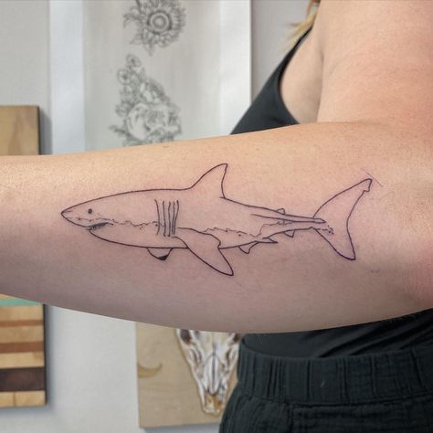 great white shark tattoo • Instagram Colorful Shark Tattoo, Shark Tattoo Women, Shark Outline Tattoo, White Shark Tattoo, Great White Shark Tattoo, Tattoo Shark, Sea Life Tattoos, Shark Silhouette, Tattoo Time