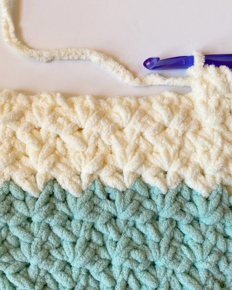 Bernat Blanket Patterns, Amanda Crochets, Chunky Crochet Baby Blanket, Bulky Yarn Crochet, Chunky Crochet Blanket Pattern, Bernat Baby Blanket Yarn, Daisy Farm, Crochet Throw Pattern, Bernat Yarn