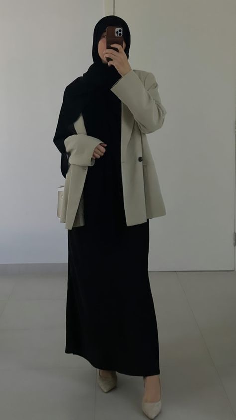 Classy Modest Outfits Hijab, Business Casual Outfits For Women Hijab, Business Casual Hijab, Formal Look Hijab, Business Casual Hijab Outfits, Professional Hijab Outfits, Modest Fashion Outfits Korean, Corporate Hijabi Outfit, Office Outfits Hijab