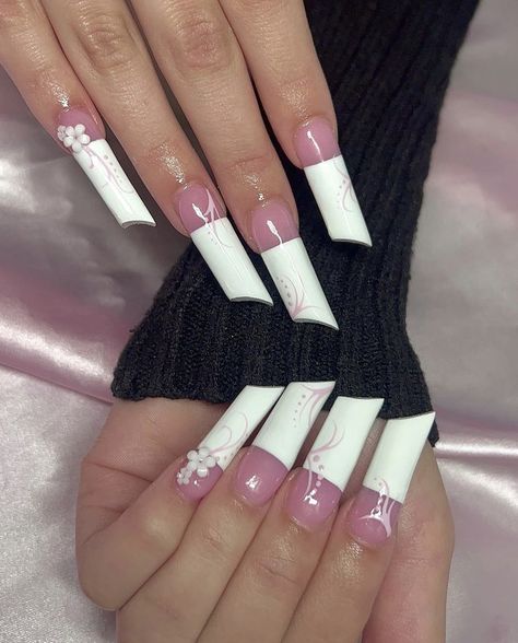 Lipstick Shape Nails, Lipstick Nails Design, Lipstick Nails Shape, Abstract Nail, Lipstick Nails, Shape Nails, Claw Nails, Edgy Nails, Dope Nail Designs