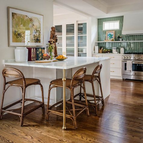 Kitchen Island Overhang, Kitchen Island With Legs, Kitchen Island Legs, Brass Kitchen Island, Bistro Shelving, Brass Shelving, Countertop Support, Glass Shelves Kitchen, Ikea Kitchen Design