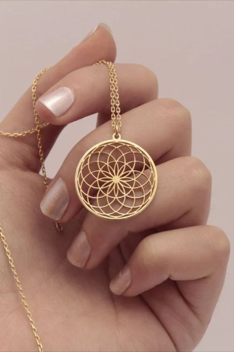 Sacred Geometry Jewelry, Faberge Jewelry, Modern Gold Jewelry, Jewelry Photoshoot, Gem Necklace, Jewelry Design Earrings, Rose Gold Pendant, Western Jewelry, The Circle