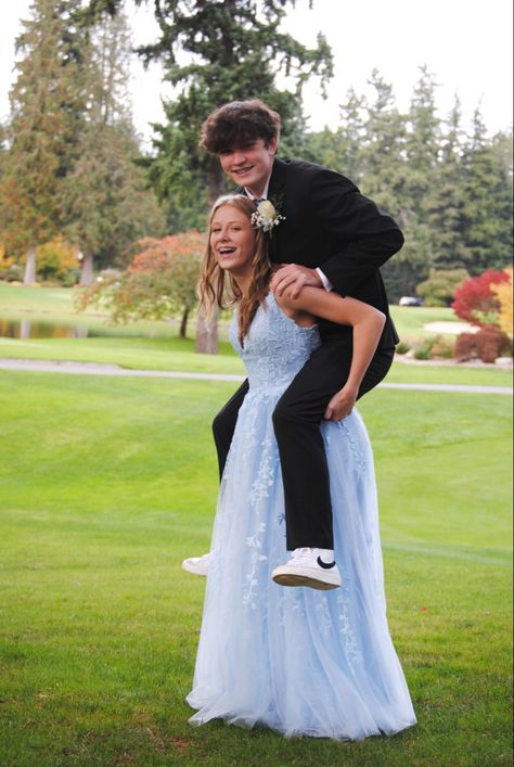 Brother Sister Prom Pictures Sibling Poses, 2023 Prom Pictures, Brother And Sister Prom Pictures, Hoco Date Pictures Kissing, Prom Couple Pics Photo Ideas, Hoco Poses With Boy Best Friend, Sibling Prom Pictures, Brother And Sister Hoco Pics, Prom Grand March Ideas Poses