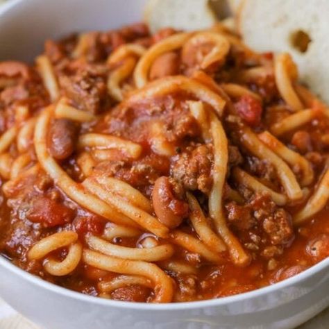 Chili Spaghetti Recipe - Lil' Luna Chili Spaghetti Recipe, Flavorful Chili Recipe, Chili Spaghetti, Homemade Chili Recipe, Spaghetti Ingredients, Chilli Recipes, Chili Recipe Easy, Spaghetti Recipe, Crockpot Chili