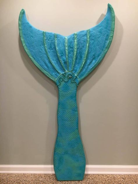 Fake Mermaid Tails, Mermaid Tail Decoration, Paper Mache Mermaid, Mermaid Tail Craft, Diy Mermaid Decor, Paper Mache Crafts For Kids, Diy Mermaid Tail, Disney Prom, Under The Sea Decorations