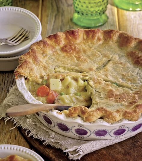 Recipe: Trisha's Mom's Chickless Pot Pie (no chicken or dairy) - Recipelink.com Chicken Pot Pie Pioneer Woman, Pot Pie Pioneer Woman, Pioneer Woman Recipes Chicken, Classic Chicken Pot Pie, Easy Chicken Pot Pie, Pioneer Woman Recipes, Quick Easy Dinner, Cooked Vegetables, Recipes Chicken