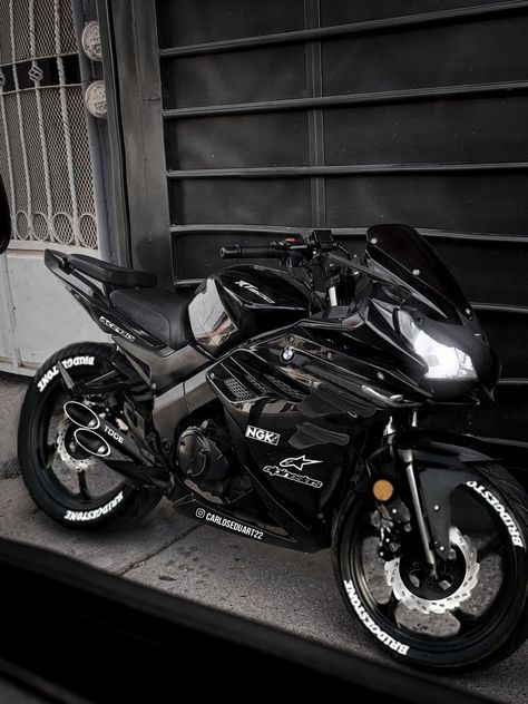 Italika rt200 deportiva 2020 negro con rines dorados 200cc Bike Aesthetic, Vision Board, Bike, Anime, Black, Color