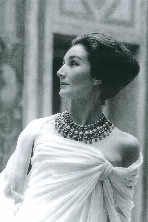 A Sneak Peek at the Met’s New Jacqueline de Ribes Exhibit Jacqueline De Ribes, Jean Shrimpton, Elsa Peretti, Costume Institute, Vintage Mode, Vintage Glamour, Mode Vintage, Looks Style, Carolina Herrera