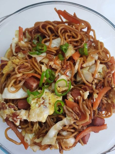 Fried Luncheon Meat (Spam) Noodles – Naina's Kitchen Spam And Noodles, Spam Noodle Recipes, Spam Stir Fry Recipes, Spam Noodles, Spam Bites, Spam Meat, Making Noodles, Guam Recipes, Spam Recipes