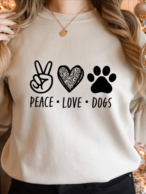 Dog Mom T Shirt, Dog Shirt Ideas, Dog Shirt Design, Drawn Dog, Peace Love Dogs, Dog T Shirts, Tattoos For Dog Lovers, Dog Mom Svg, Dog Lover Quotes