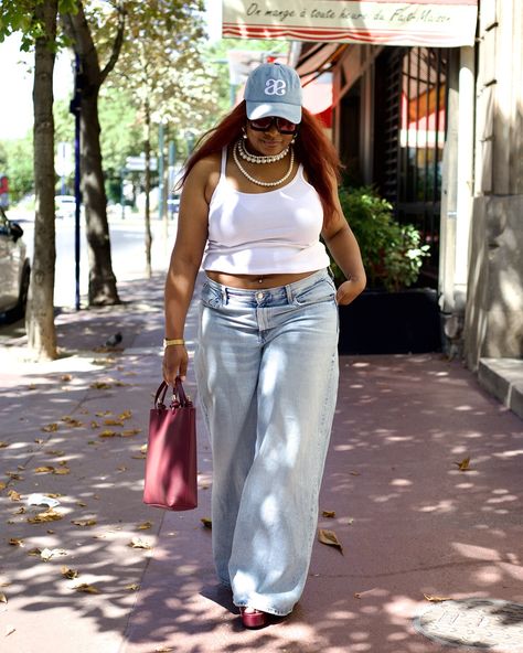 Tenue du Jour, Look en Jean, Street Fashion, Mode Parisienne, Curvy Black Girl, Midsize Woman, Jean baggy, Mode Grande Taille  Pour reproduire ce look 👉🏾 cliquez sur le lien de l’épingle 📌 (affiliation) Plus Size Baggy Jeans Outfit, Plus Size Baggy Jeans, Jean Baggy, Baggy Jeans Outfit, Video Shoot, Curvy Jeans, Denim Style, Curvy Outfits, Fashion Mode