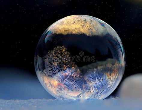 Bubble Painting, Soap Bubbles, Vector Art Illustration, Illustration Artwork, Painting Patterns, Vector Photo, Premium Photo, Vector Art, Christmas Bulbs