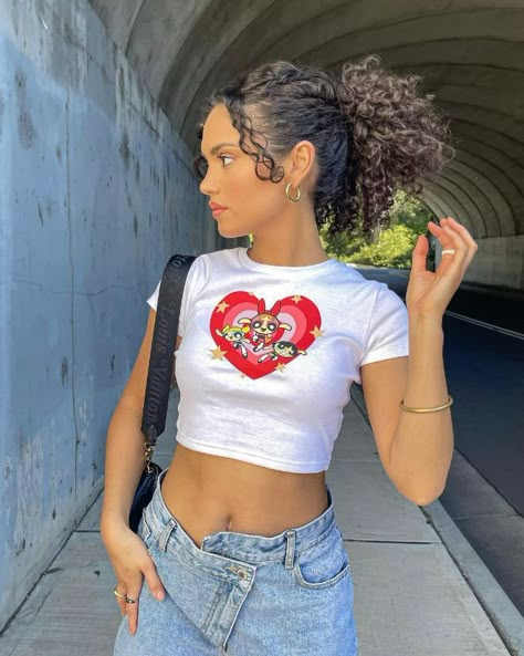 Creative Pants, High Buns, Curly Hair Ponytail, Womens Streetwear, Mixed Curly Hair, Curly Ponytail, Clubmaster Sunglasses, Curly Hair Styles Easy, Hairdos For Curly Hair