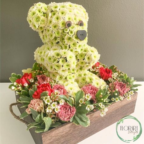 Golden Bear, Floral Theme, Fresh Flowers, Floral Arrangements, Decorative Boxes, Floral Wreath, Shower, Baby Shower, Floral