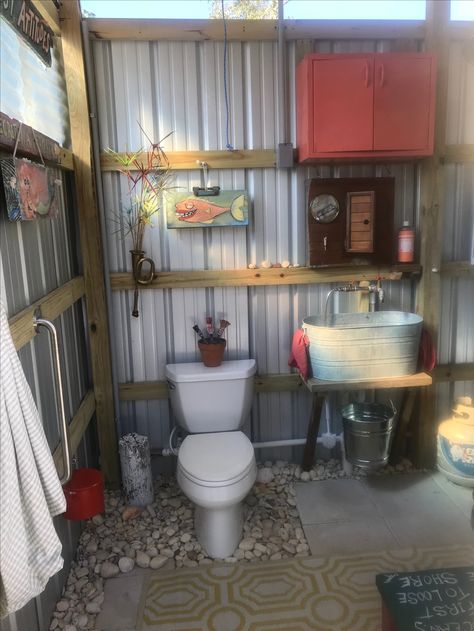 Diy Outhouse, Outdoor Restroom, Outhouse Bathroom, Outside Toilet, Hiasan Dalaman Rumah, Outdoor Bathroom Design, Outdoor Toilet, Tin House, Toilet Sink