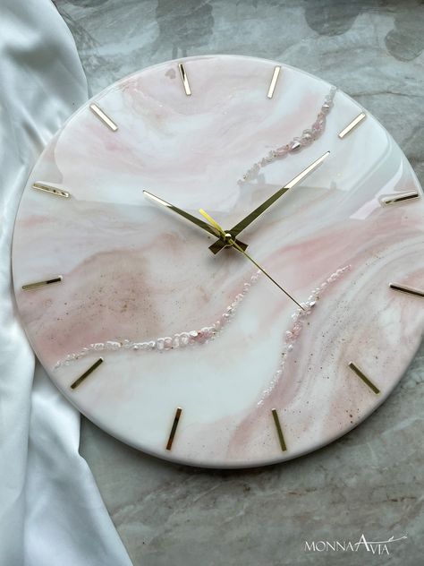 Pink Resin Clock, Resin Clock Ideas, Modern Wall Clock Design, Epoxy Clock, Light Pink Walls, Clock Resin, Anniversary Gift For Parents, Marble Clock, Resin Clock