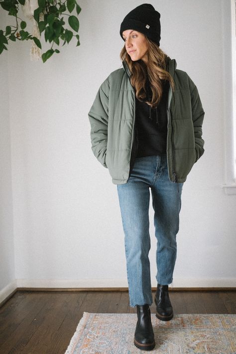 Caslon Miller Chelsea Boot Outfit, Chelsea Boots Outfit Winter, Scotland Clothes, Chelsea Boot Outfits Women, Chunky Boots Outfit, Chelsea Boot Outfit, Construction Outfit, Korean Winter Outfits, Straight Jeans Outfit