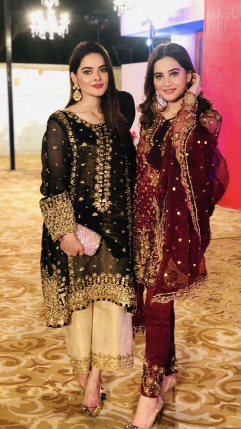 Brides friends on the mayun wearing Mina hasan Party Dress Pakistani, Mina Hasan, Pakistani Wedding Photography, Pakistani Party Wear Dresses, Minal Khan, Dress Pakistani, Pakistani Formal Dresses, Pakistani Party Wear, Stylish Wedding Dresses