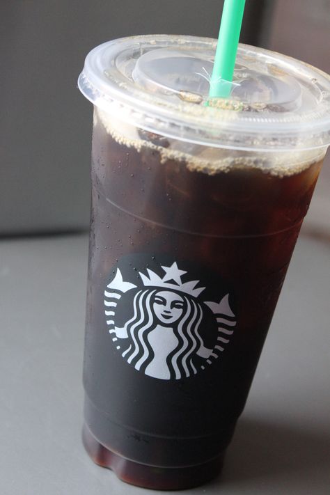 Black Iced Coffee Aesthetic, Ice Americano Coffee Aesthetic, Americano Coffee Aesthetic, Black Americano Coffee, Black Coffee Starbucks, Ice Americano Coffee, Iced Americano Starbucks, Starbucks Black Coffee, Iced Black Coffee