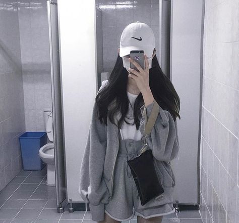 ☾@sggali☽ Light Grey Aesthetic, Photographer Wallpaper, Aesthetic Flatlay, Grey Aesthetic, Aesthetic Korean, Ulzzang Girl, Light Grey, Tumblr, Grey