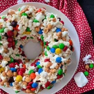 Popcorn Cake Recipe - An Affair from the Heart Colorful Dessert Recipes, Popcorn Cake Recipe, Popcorn Recipes Easy, Marshmallow Popcorn, Popcorn Cake, Popcorn Treats, Colorful Desserts, Corn Cakes, Popcorn Recipes